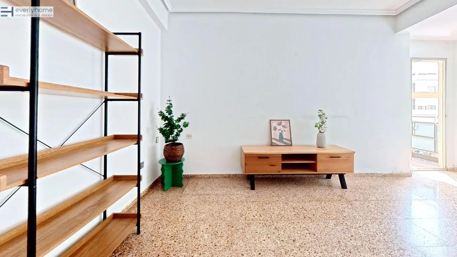 Living room of Flat for rent in Valencia  with Furnished and Balcony