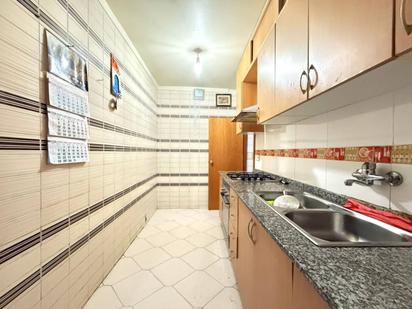 Kitchen of Flat for sale in Terrassa  with Balcony