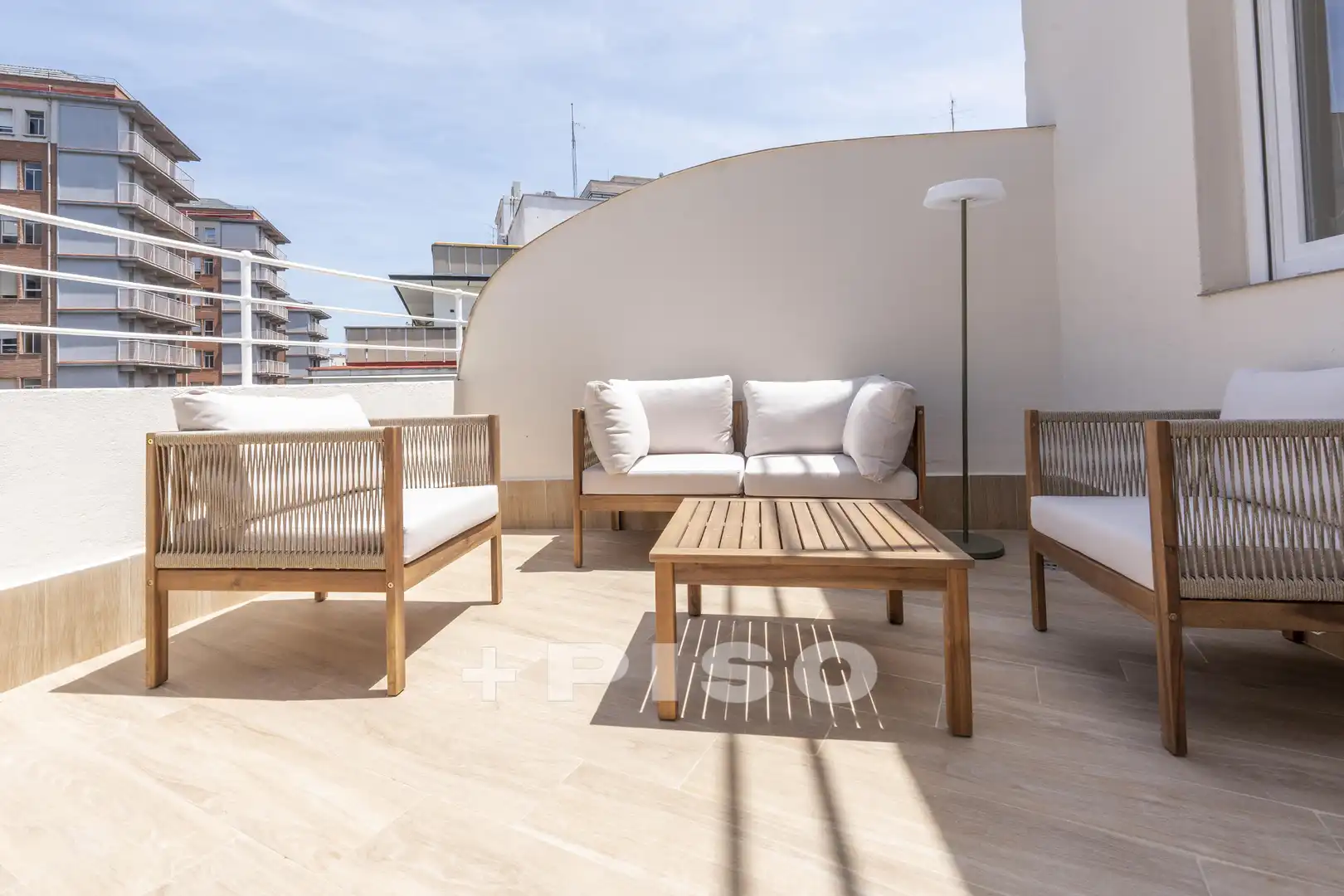 Terrasse von Dachboden zum Verkauf in Madrid mit Klimaanlage, Terrasse und Möbliert
