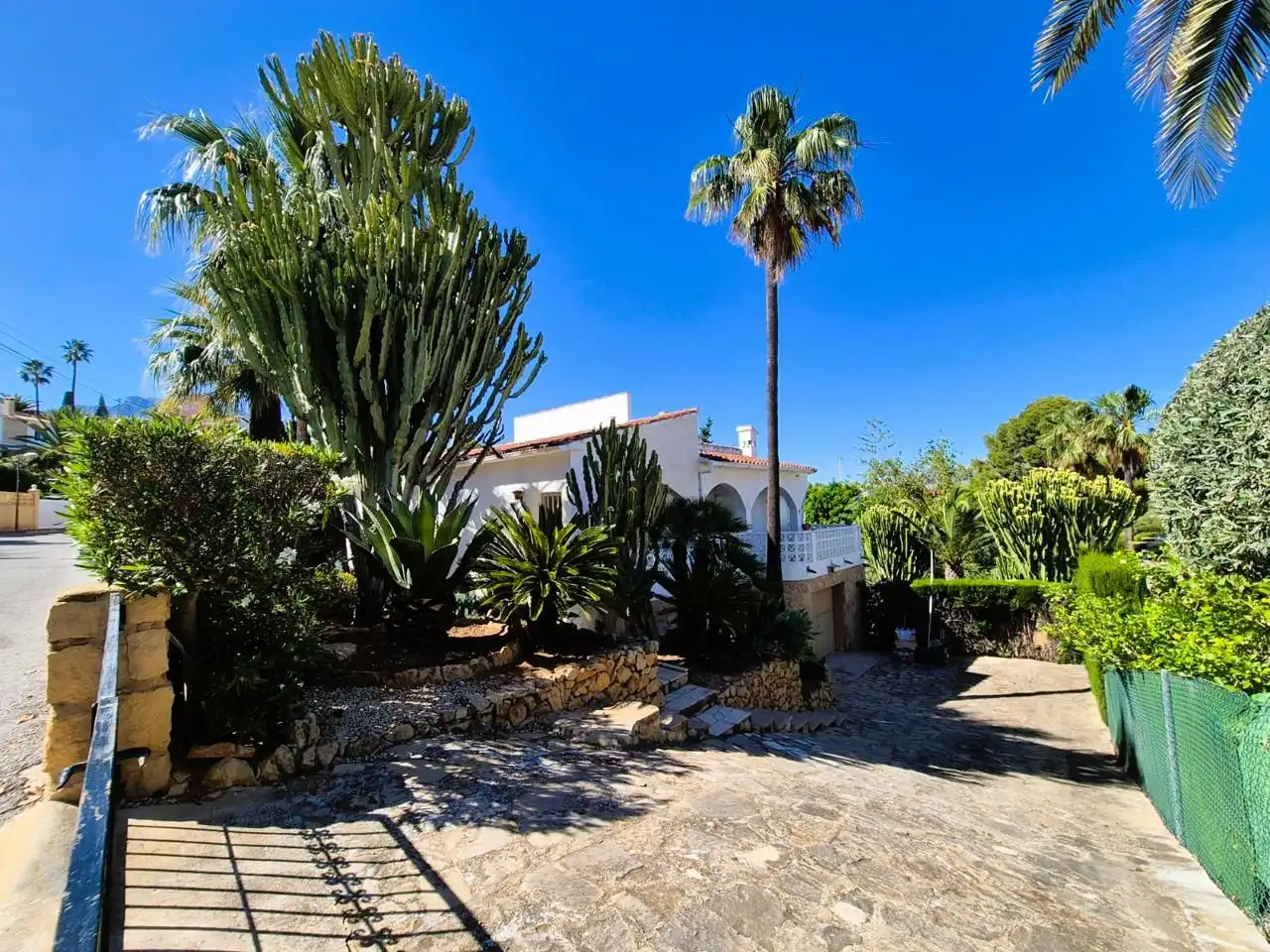 Vista exterior de Casa o chalet en venta en La Nucia con Jardín privado y Terraza