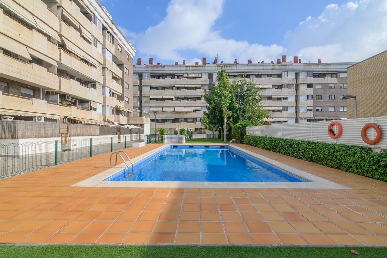 Swimming pool of Apartment for sale in Sant Joan Despí  with Air Conditioner, Storage room and Alarm