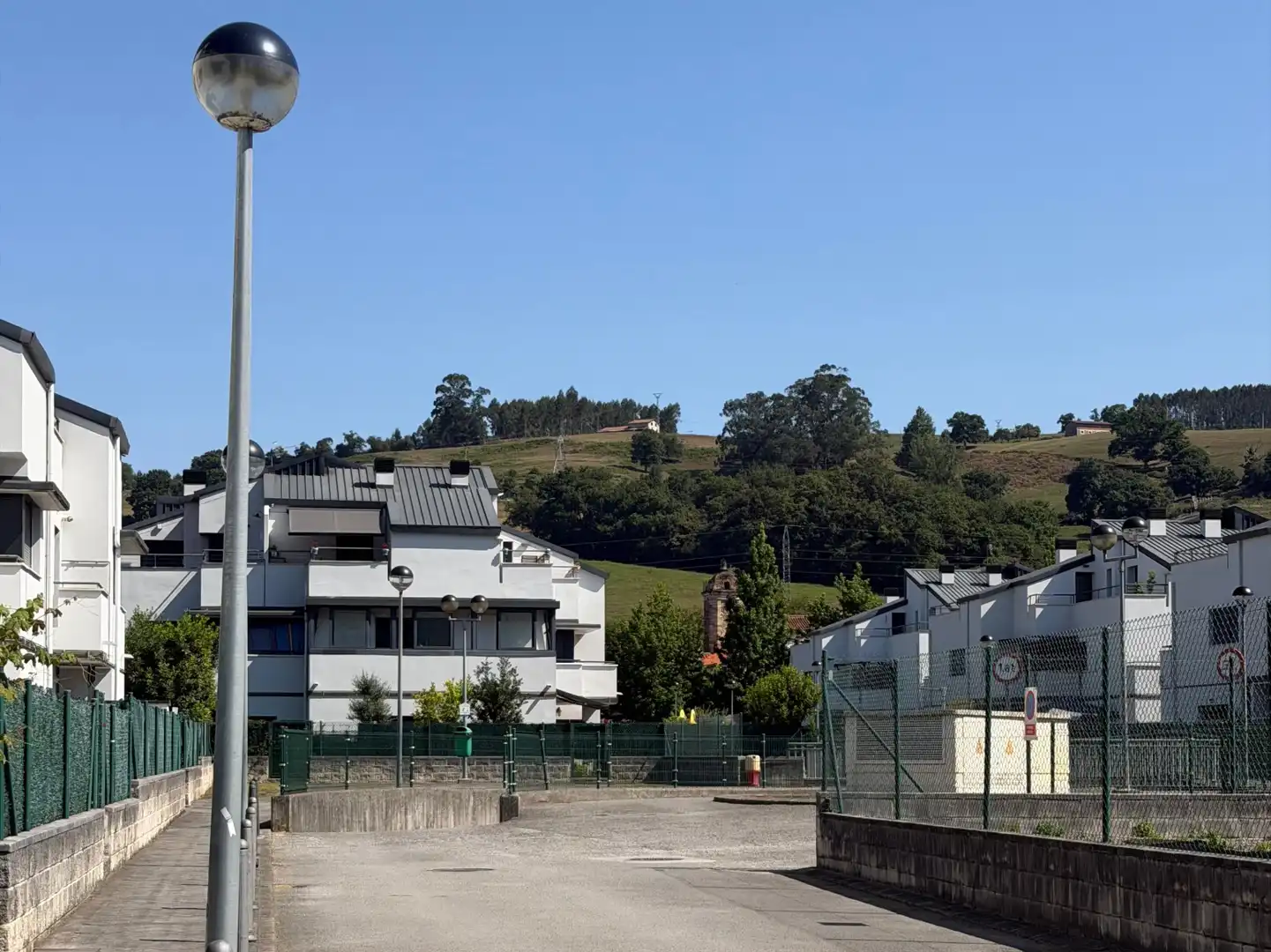 Parking for sale in Pomaluengo - Urbanización Solar de Solorrio 67