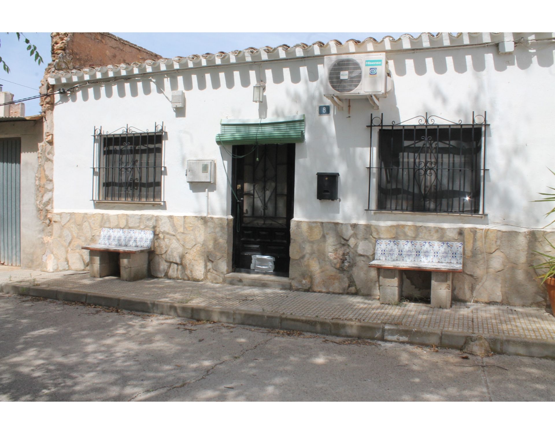 Exterior view of Country house for sale in El Pinós / Pinoso