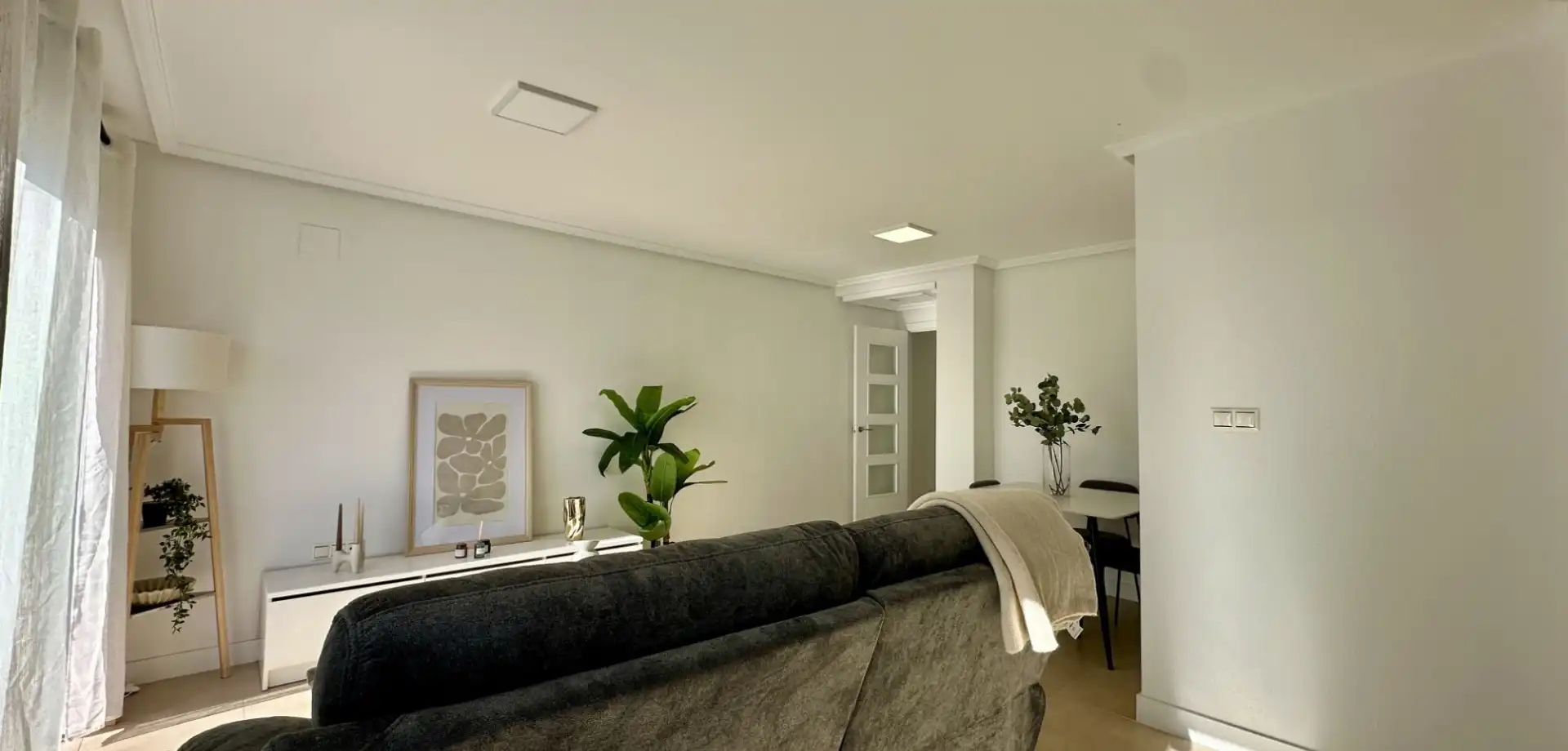 Sala d'estar de Apartament en venda en Torrevieja amb Aire condicionat, Terrassa i Moblat