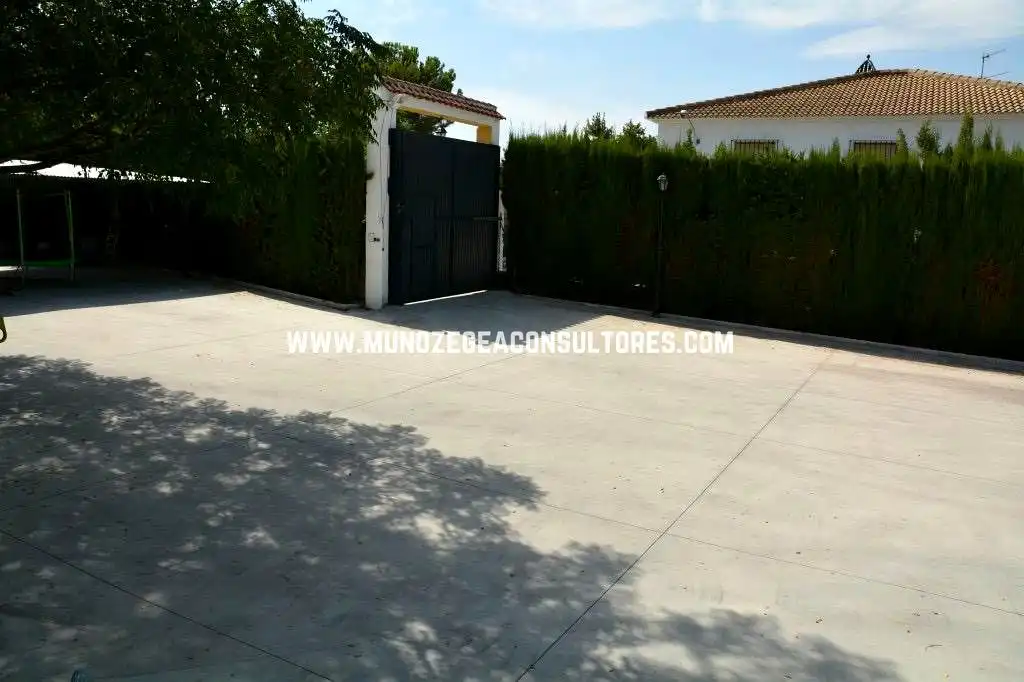 Vista exterior de Casa o chalet en venta en Lucena con Aire acondicionado, Jardín privado y Terraza