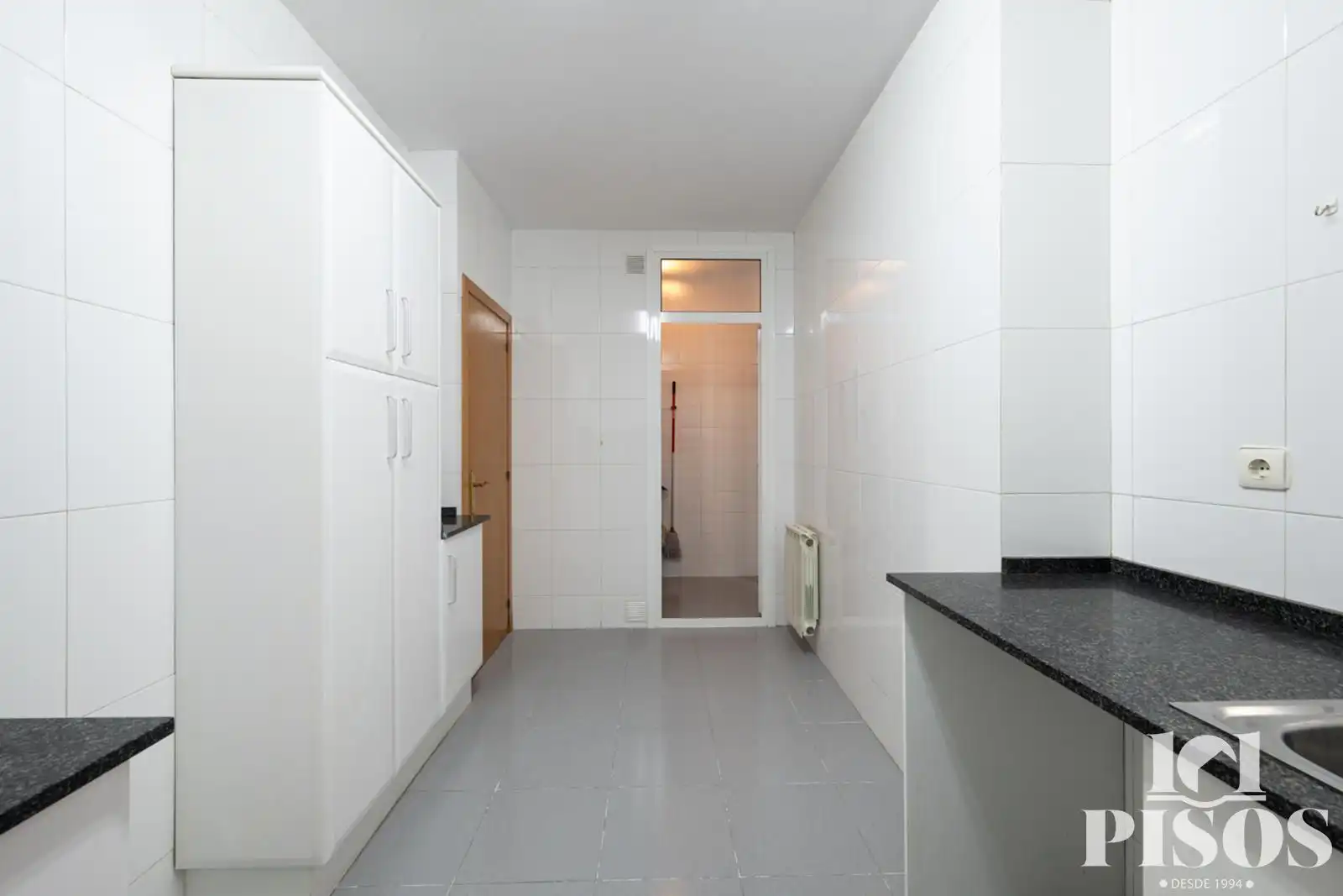 Kitchen of Flat for sale in Sant Cugat del Vallès  with Heating, Terrace and Storage room