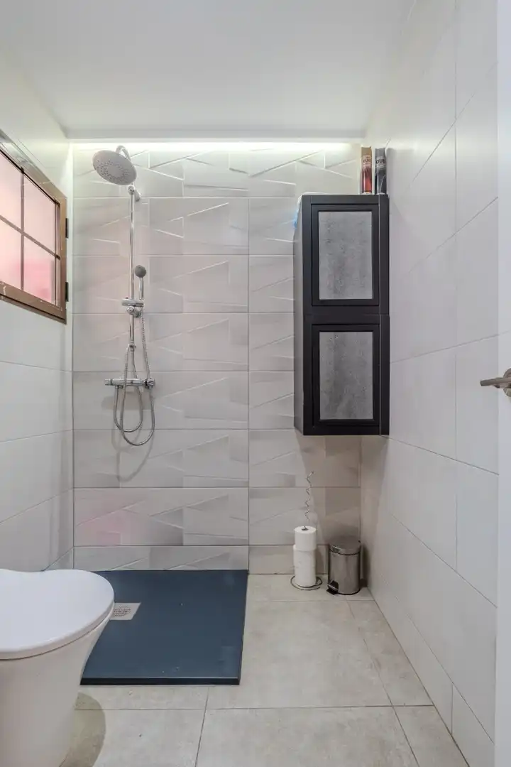 Bany de Casa o xalet en venda en Torrevieja amb Jardí privat, Terrassa i Piscina