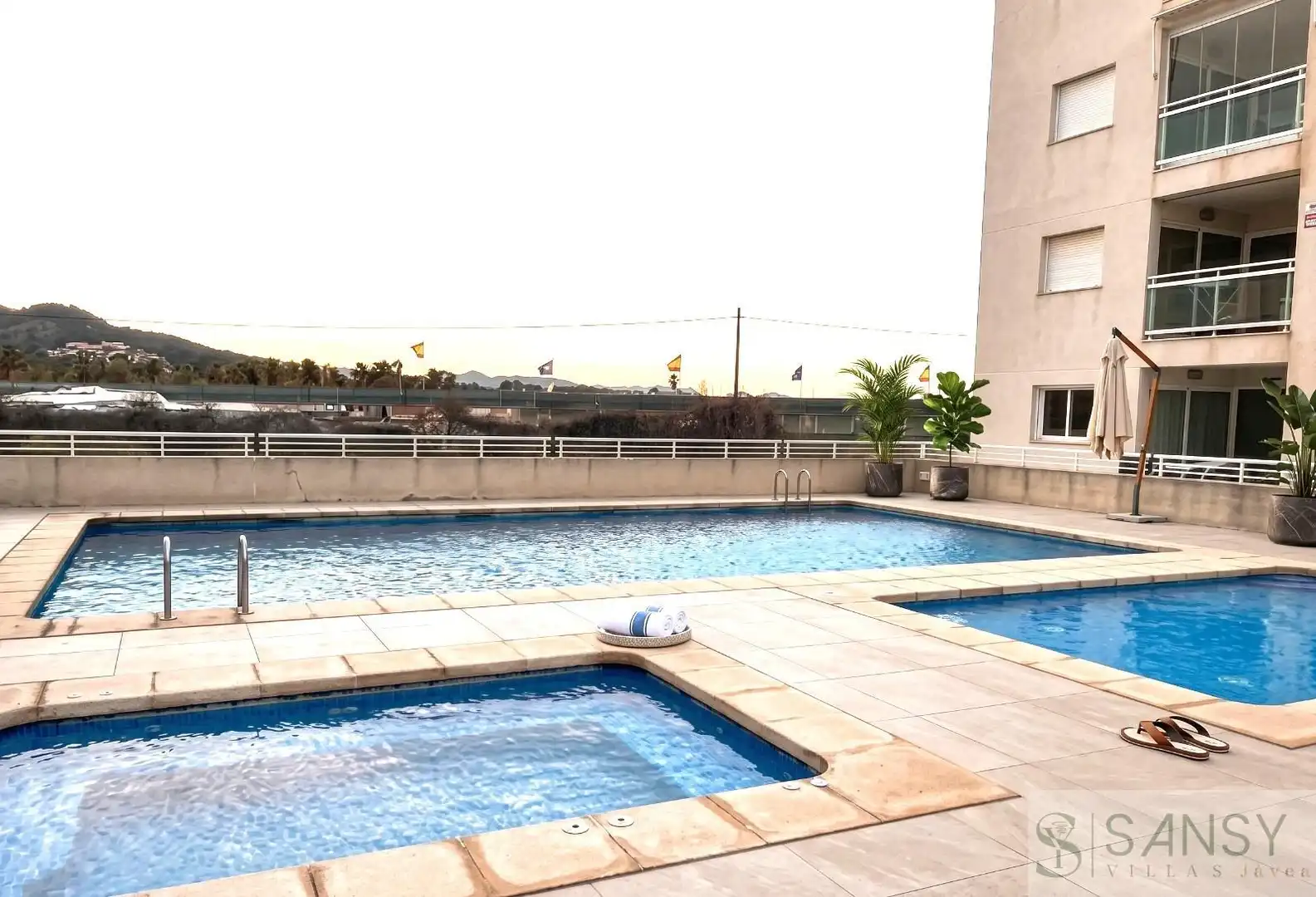 Swimming pool of Detached homes for sale in Jávea / Xàbia  with Air Conditioner, Heating and Terrace