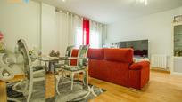 Sala d'estar de Casa adosada en venda en Badajoz Capital amb Calefacció, Terrassa i Traster