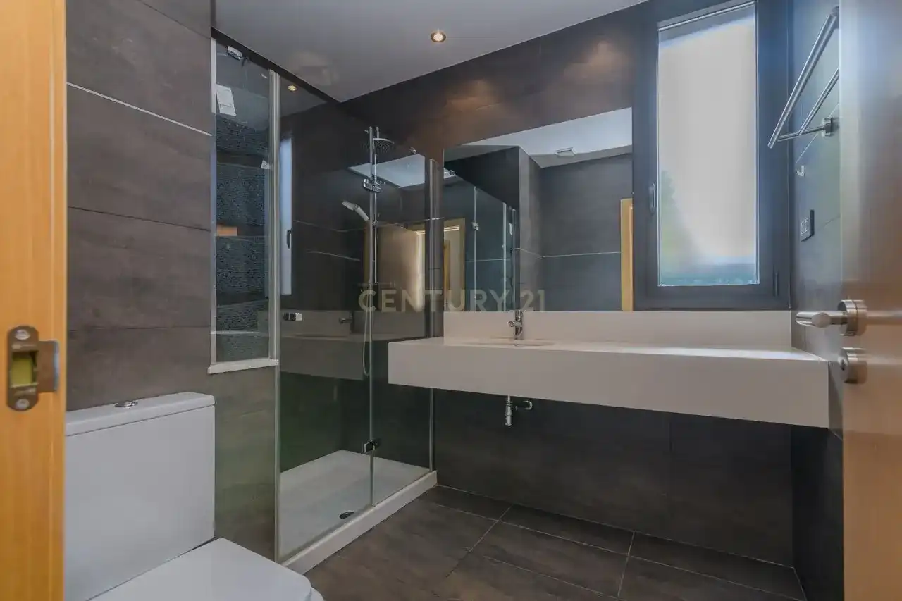 Baño de Planta baja en venta en Barcelona con Aire acondicionado