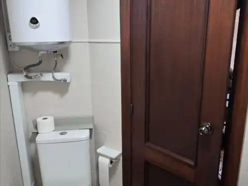 Bathroom of Study for rent in Valverde de la Virgen  with Air Conditioner, Heating and Parquet flooring
