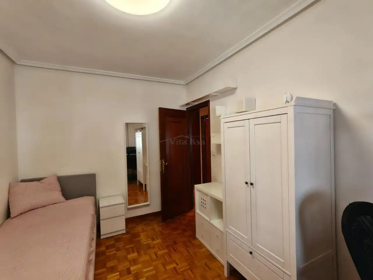 Bedroom of Flat for rent in Ourense Capital   with Heating, Parquet flooring and Furnished