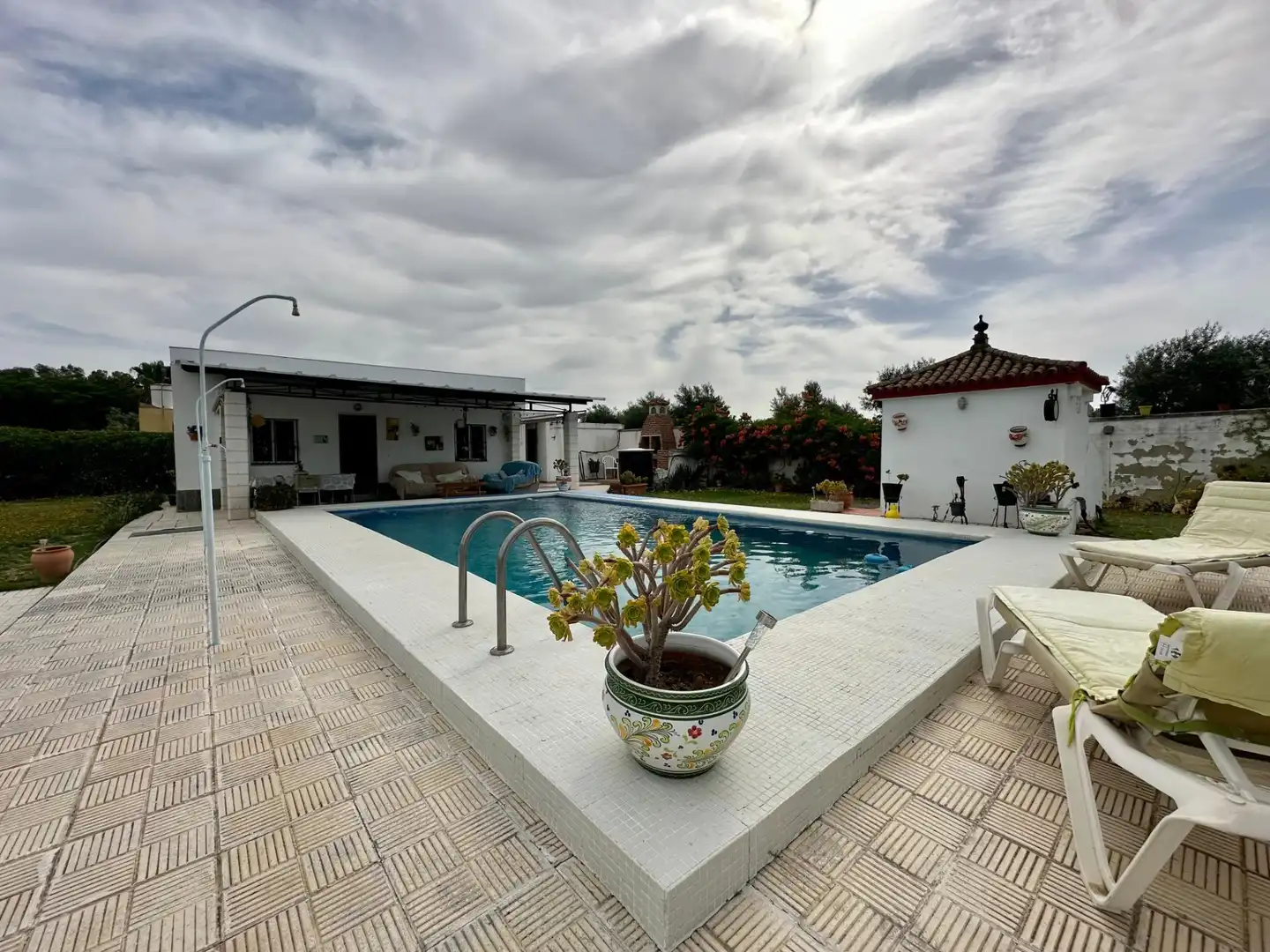 Swimming pool of Houses for sale in Paradas
