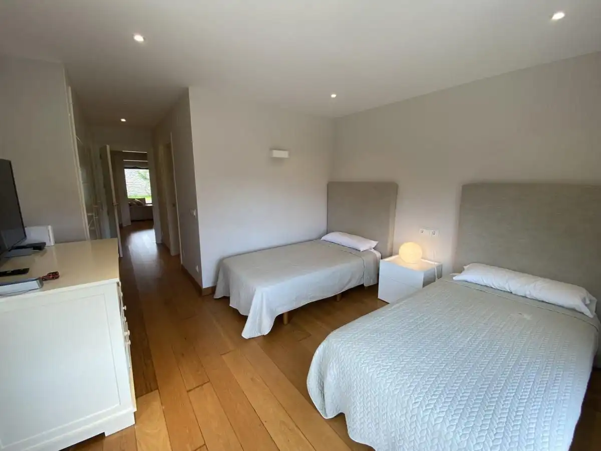 Habitación de Casa o chalet en venta en Llanes con Calefacción, Jardín privado y Terraza