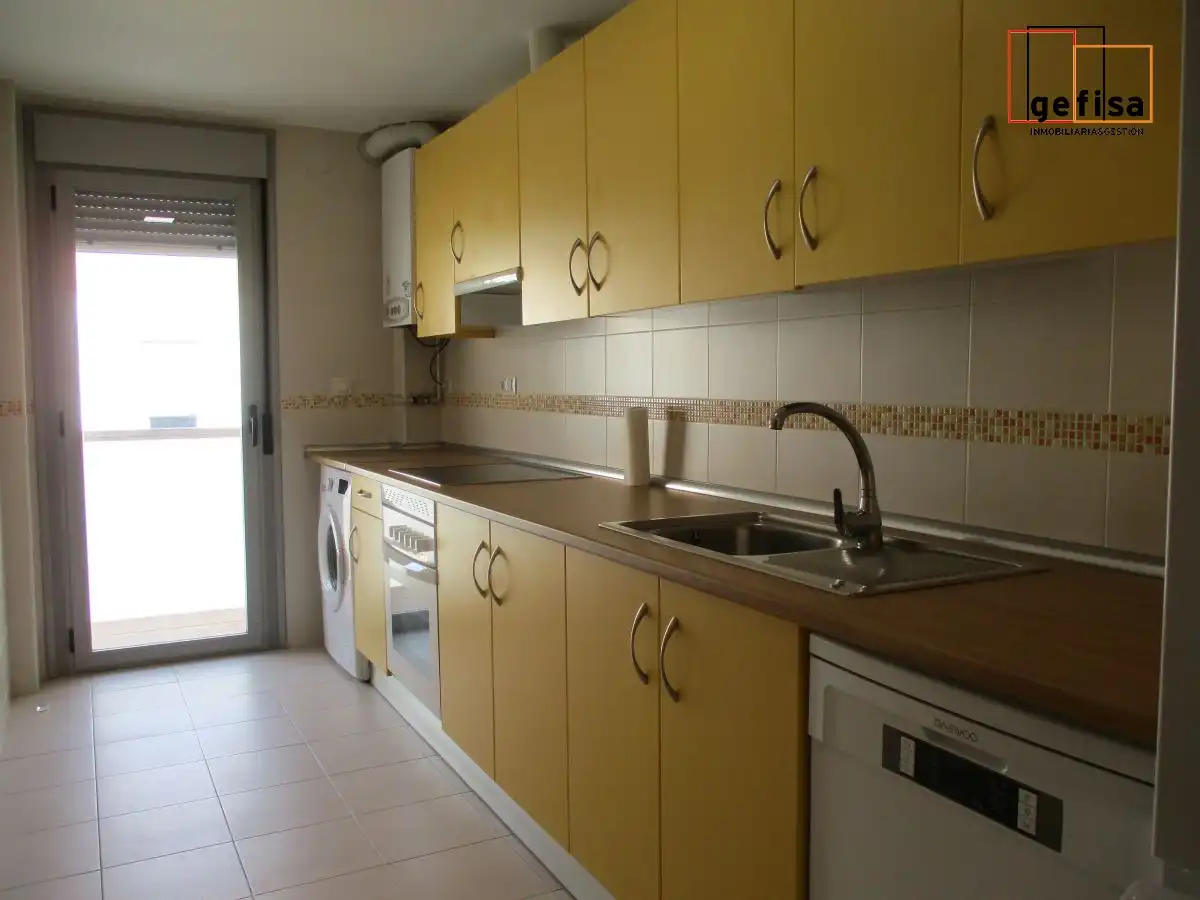 Cocina de Apartamento de alquiler en Valdepeñas con Calefacción, Amueblado y Balcón