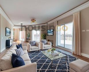 Attic to rent in Paseo de la Castellana, Castellana