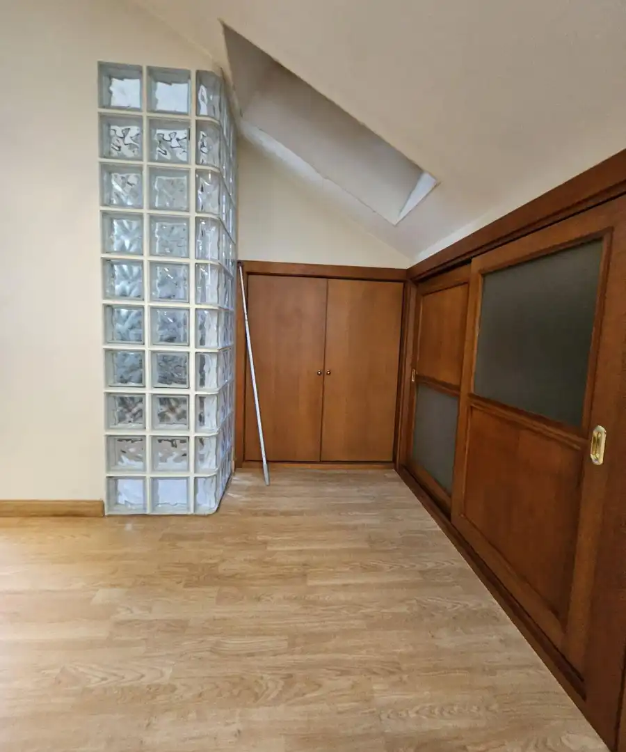 Maisonette zum Verkauf in Brunete mit Klimaanlage, Heizung und Terrasse