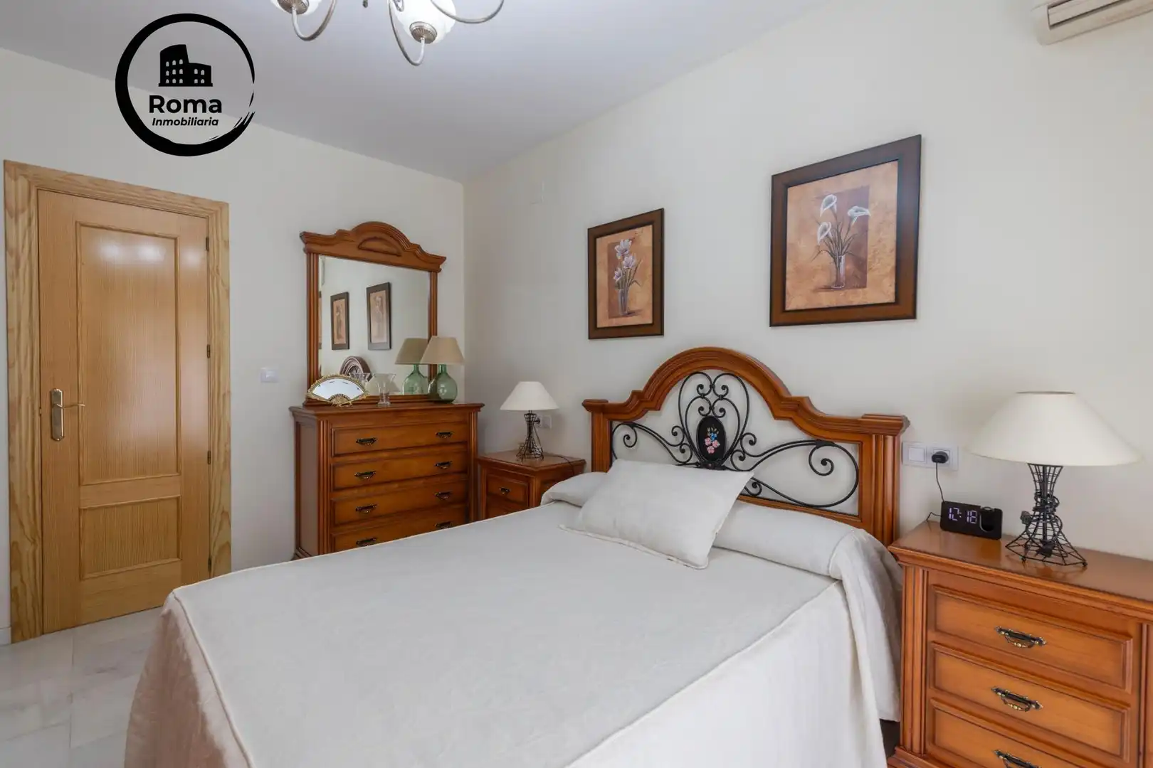 Schlafzimmer von Einfamilien-Reihenhaus zum Verkauf in Vegas del Genil mit Klimaanlage, Heizung und Terrasse