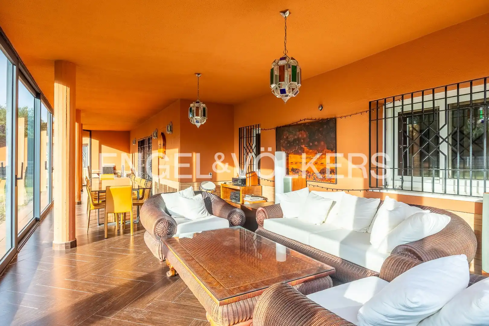 Sala de estar de Casa o chalet en venta en Mairena del Aljarafe con Aire acondicionado, Calefacción y Jardín privado