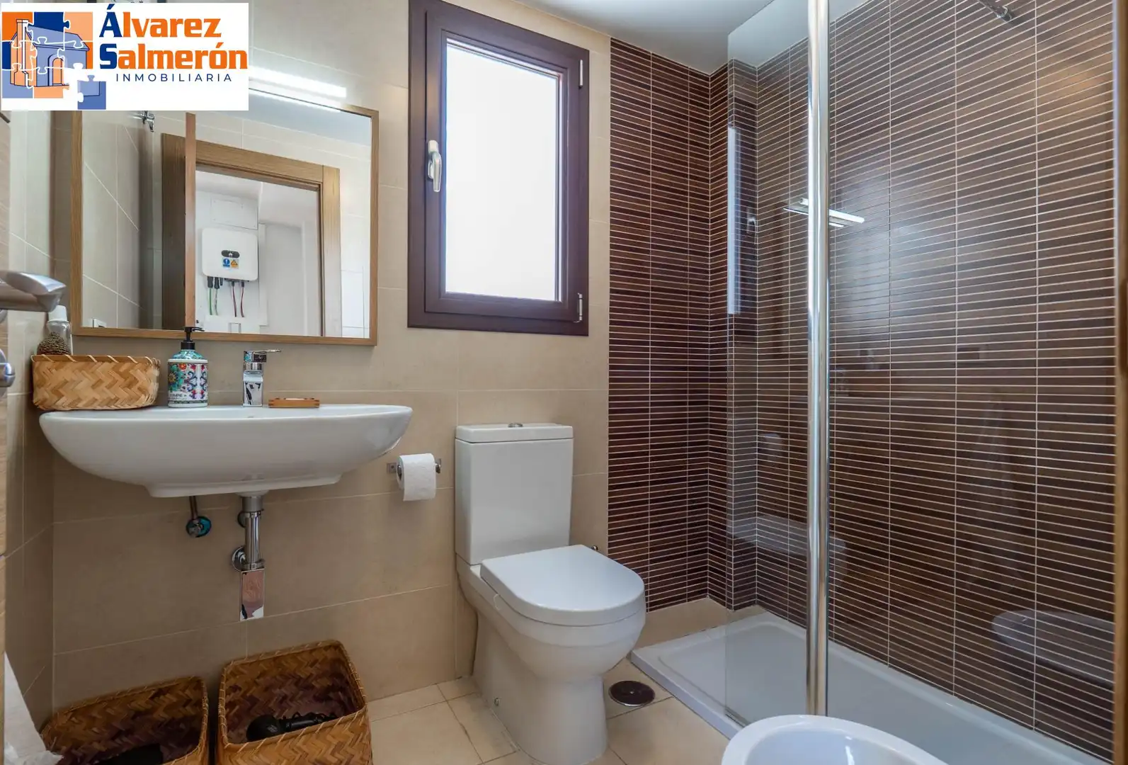 Baño de Casa adosada en venta en Granada con Aire acondicionado y Terraza
