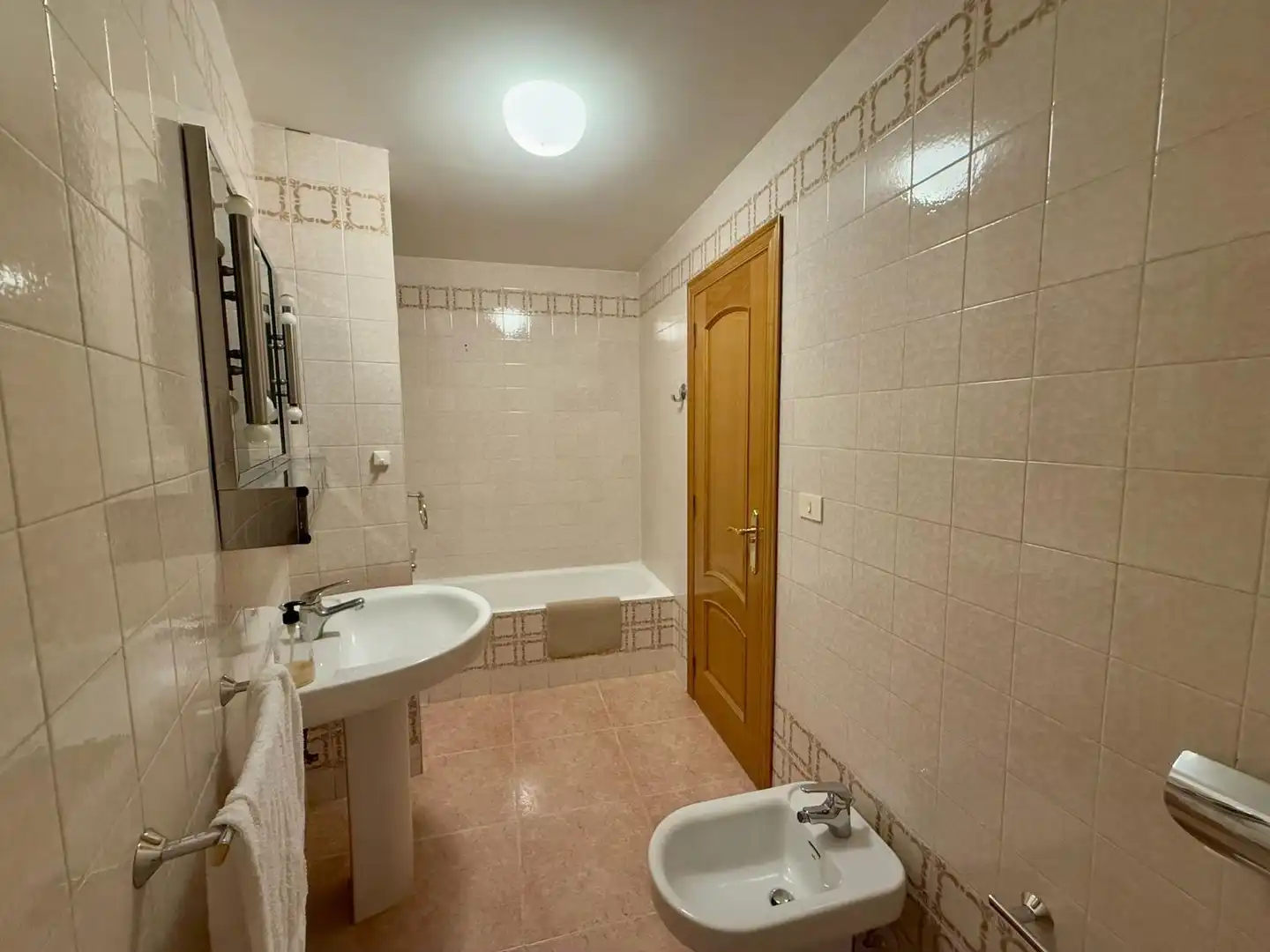 Bathroom of Flat for rent in Burjassot  with Furnished and Balcony