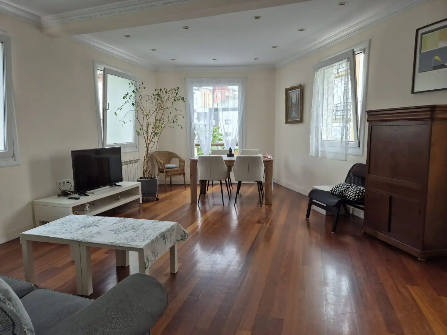 Living room of Flat for rent in Santander  with Heating, Parquet flooring and Furnished