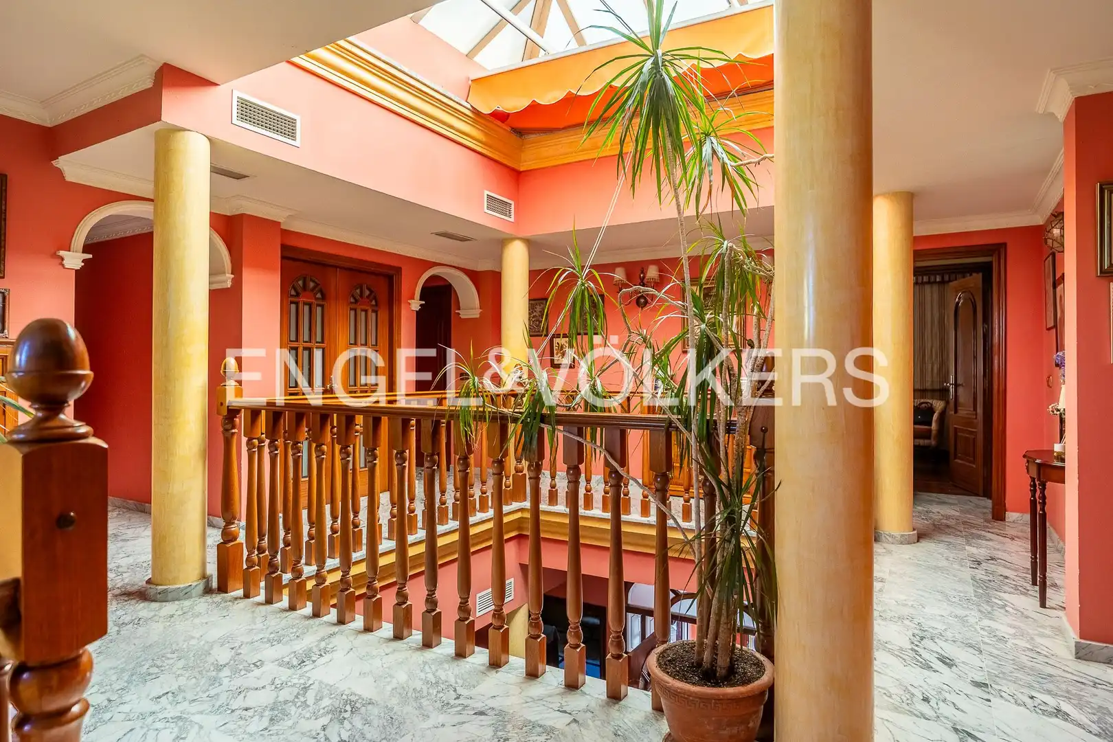 Houses for sale in Sevilla  with Air Conditioner, Heating and Private garden