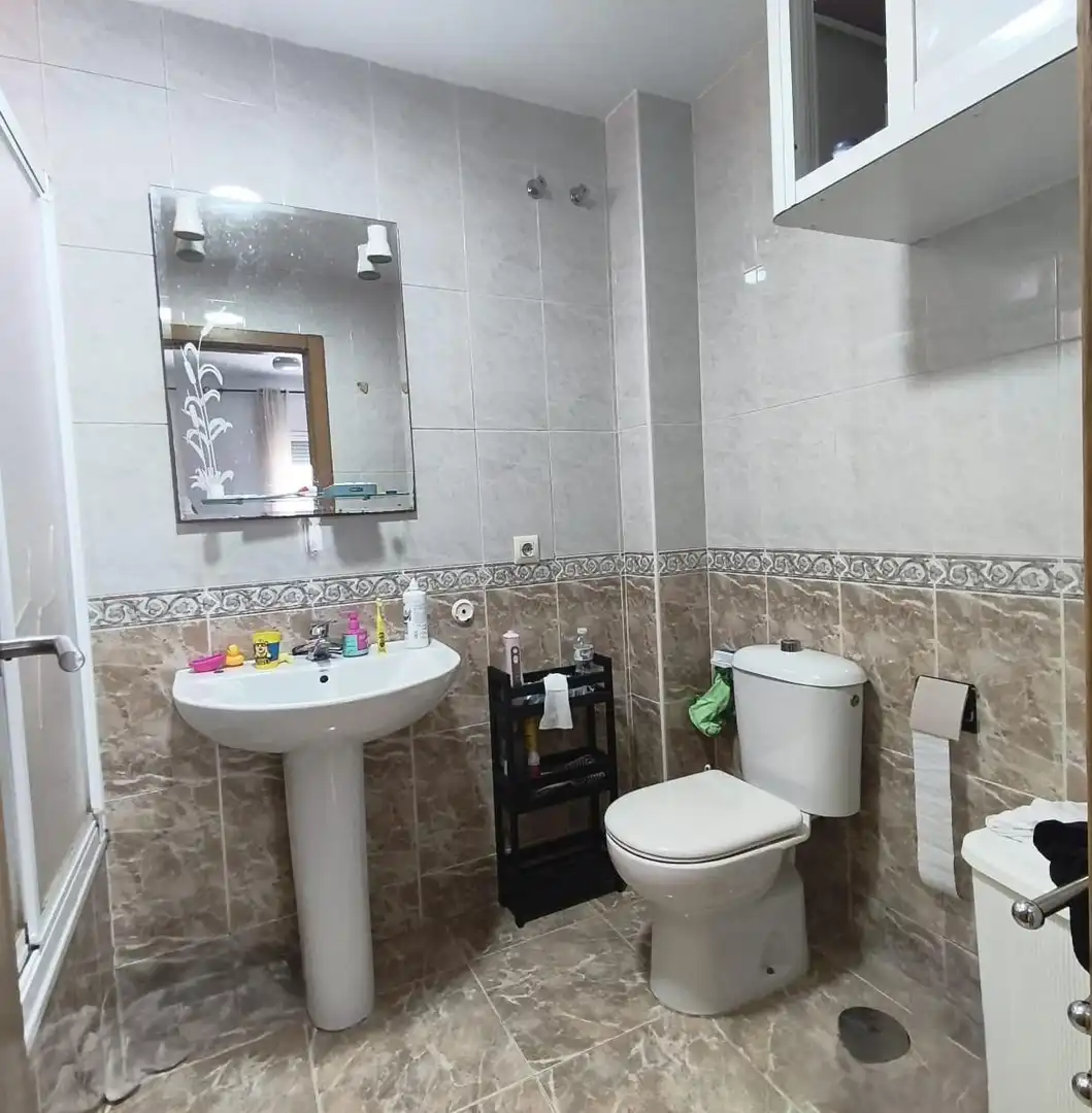 Baño de Piso en venta en Algeciras con Terraza