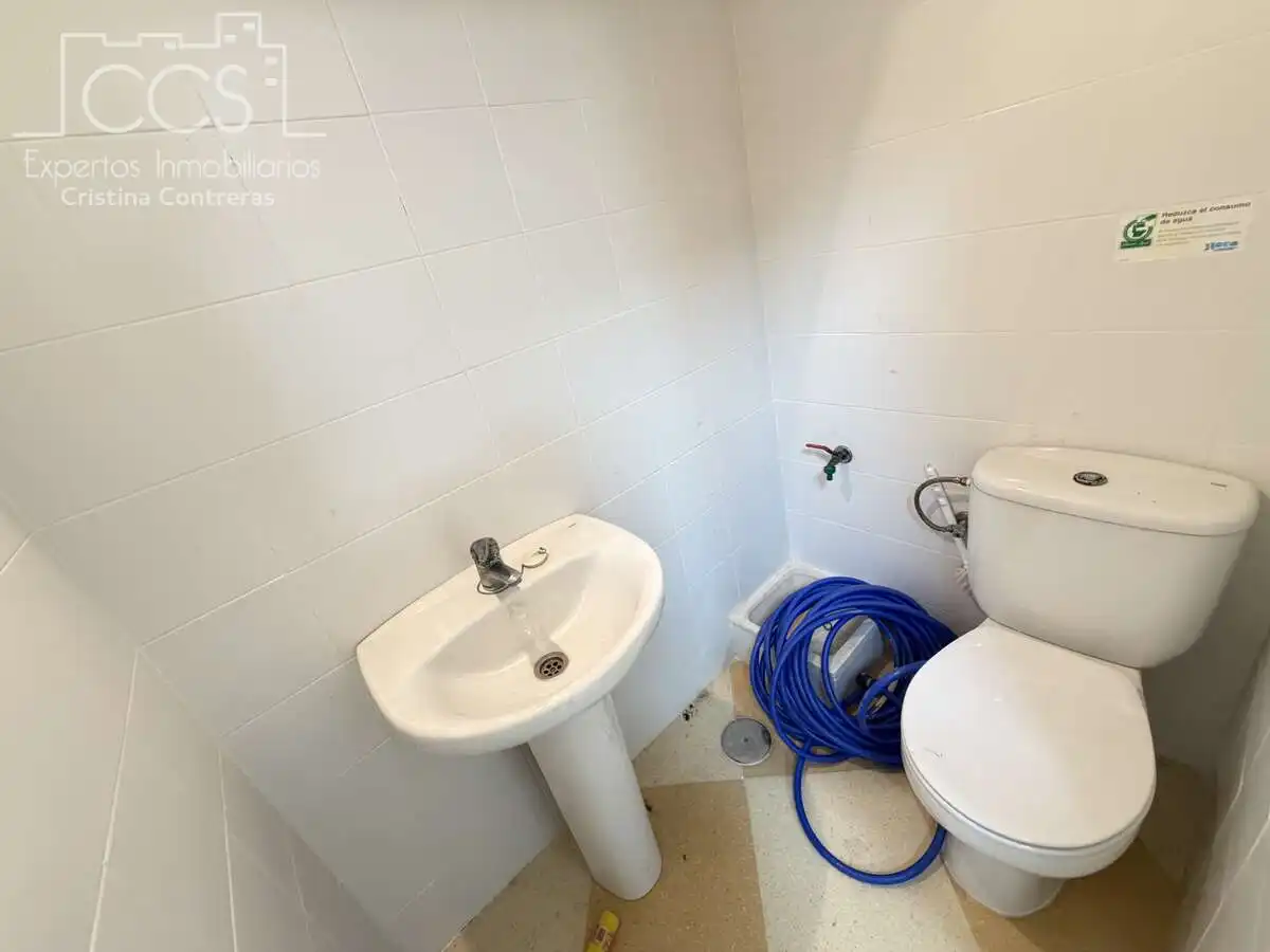 Badezimmer von Geschaftsraum zur Miete in Almonte