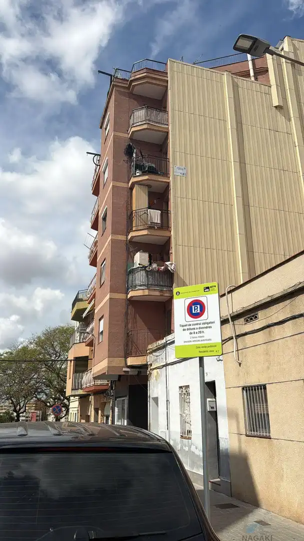 Vista exterior de Pis en venda en L'Hospitalet de Llobregat