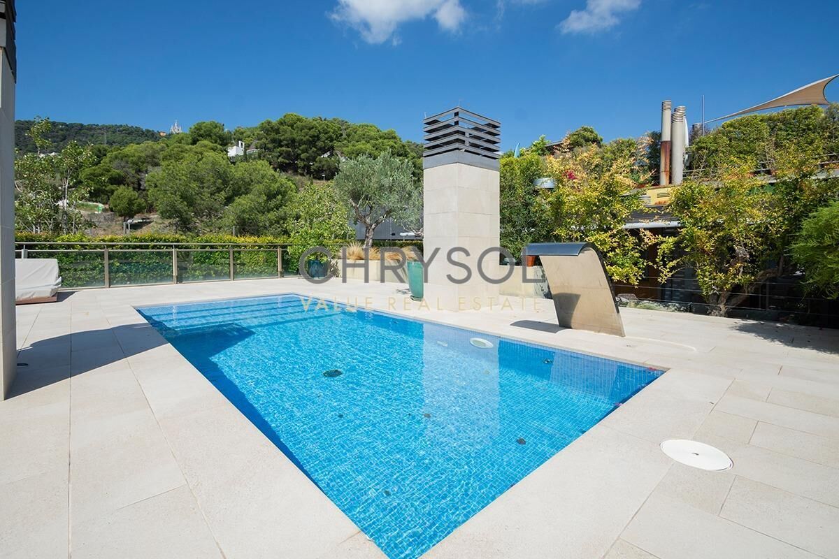 Piscina de Ático en venta en  Barcelona Capital con Aire acondicionado, Calefacción y Parquet