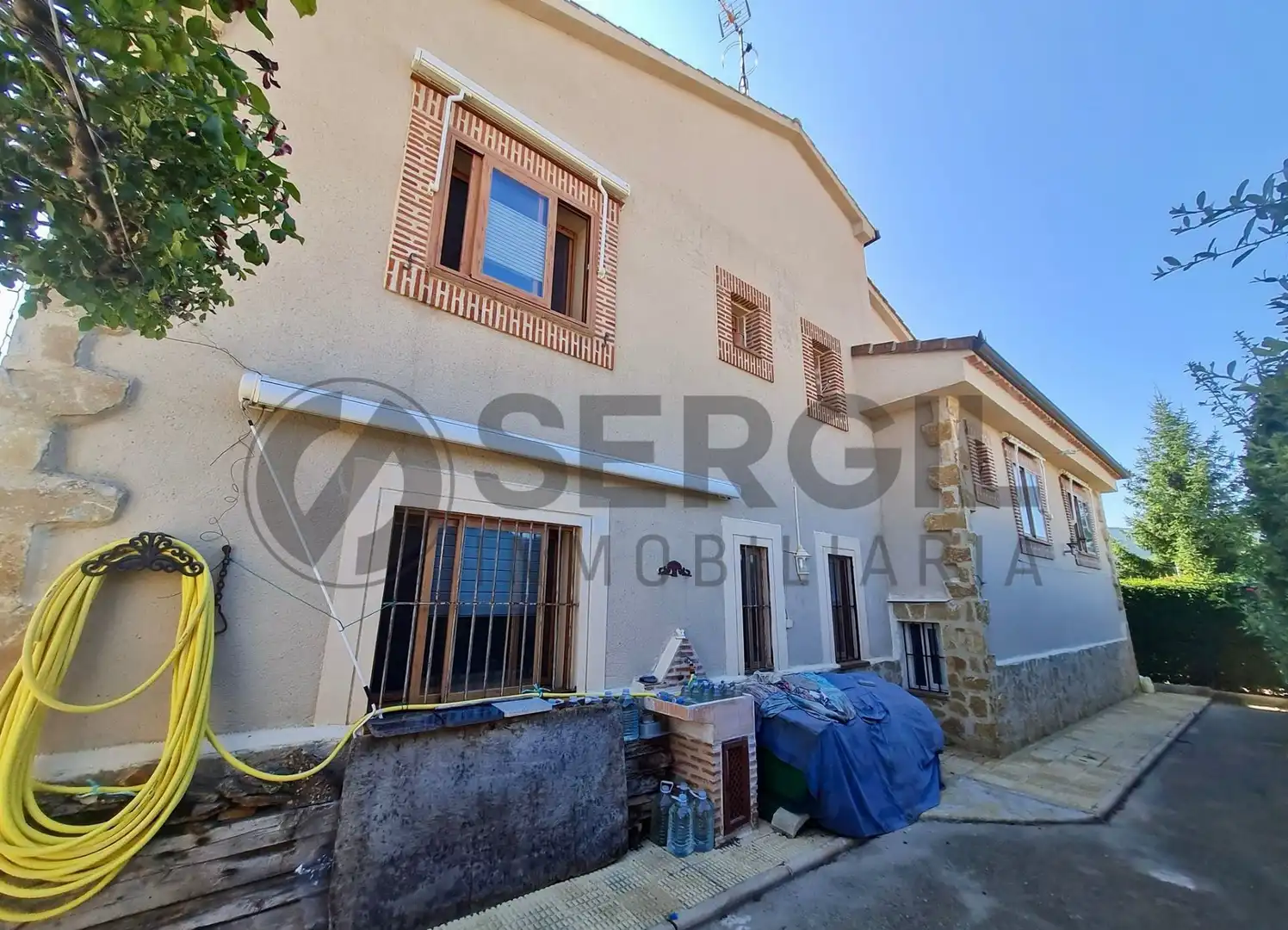 Vista exterior de Casa o chalet en venta en Prádena con Calefacción y Jardín privado