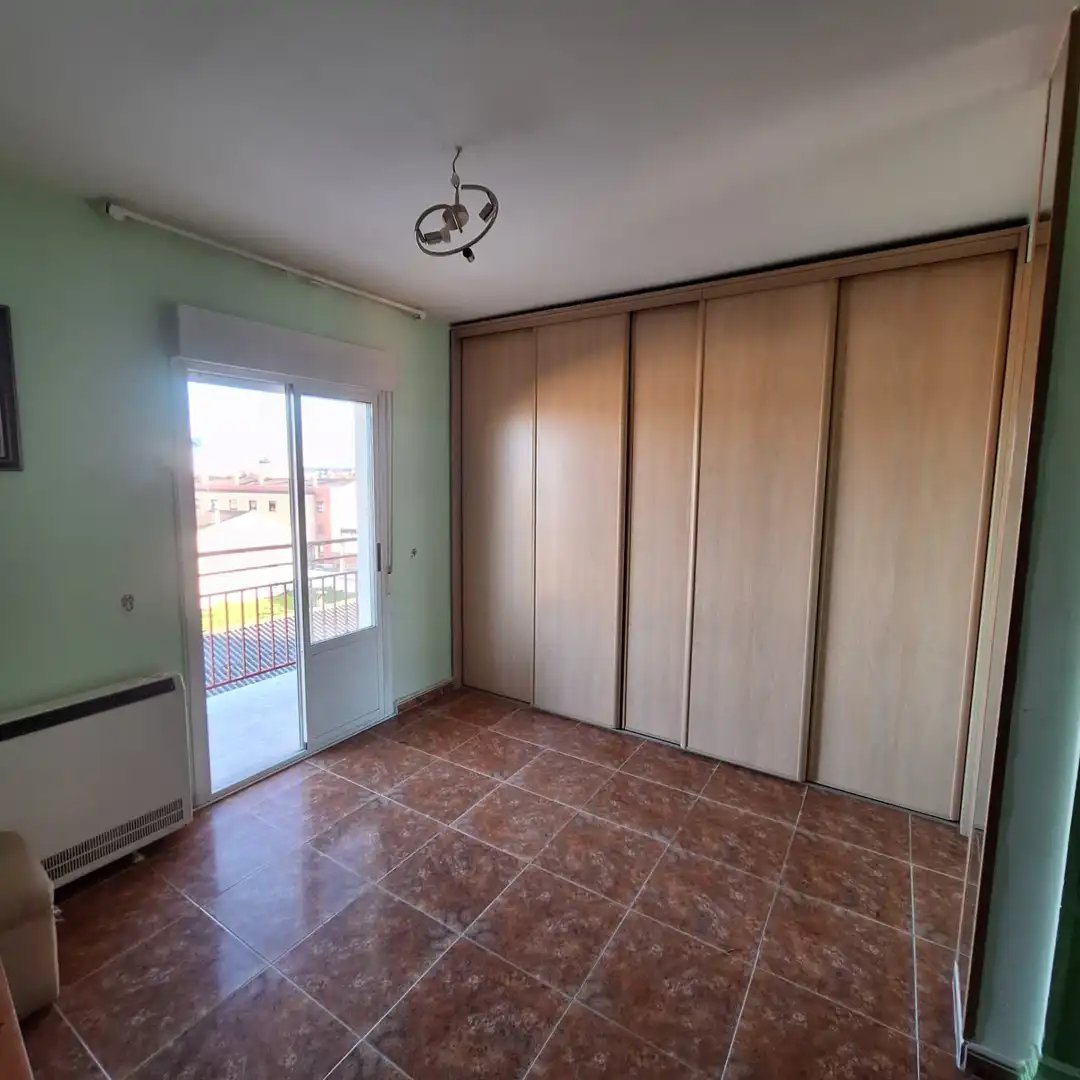Habitación de Piso en venta en Íscar con Calefacción, Terraza y Amueblado
