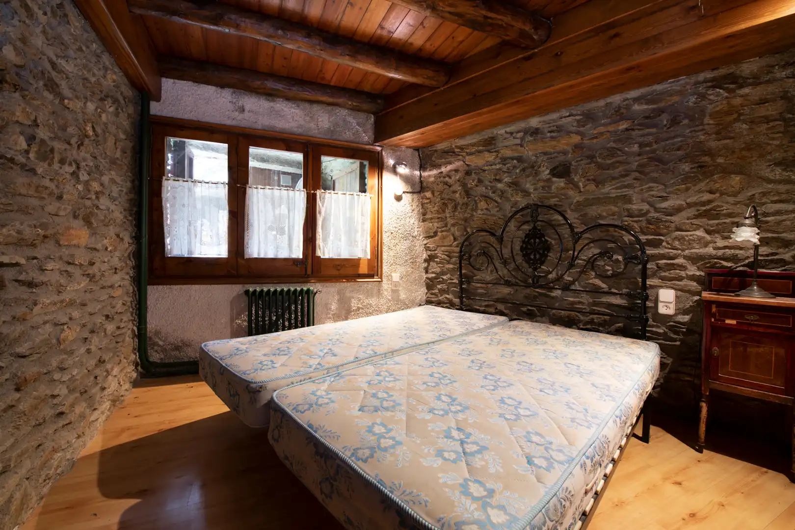 Dormitori de Finca rústica en venda en Bolvir amb Calefacció, Jardí privat i Parquet