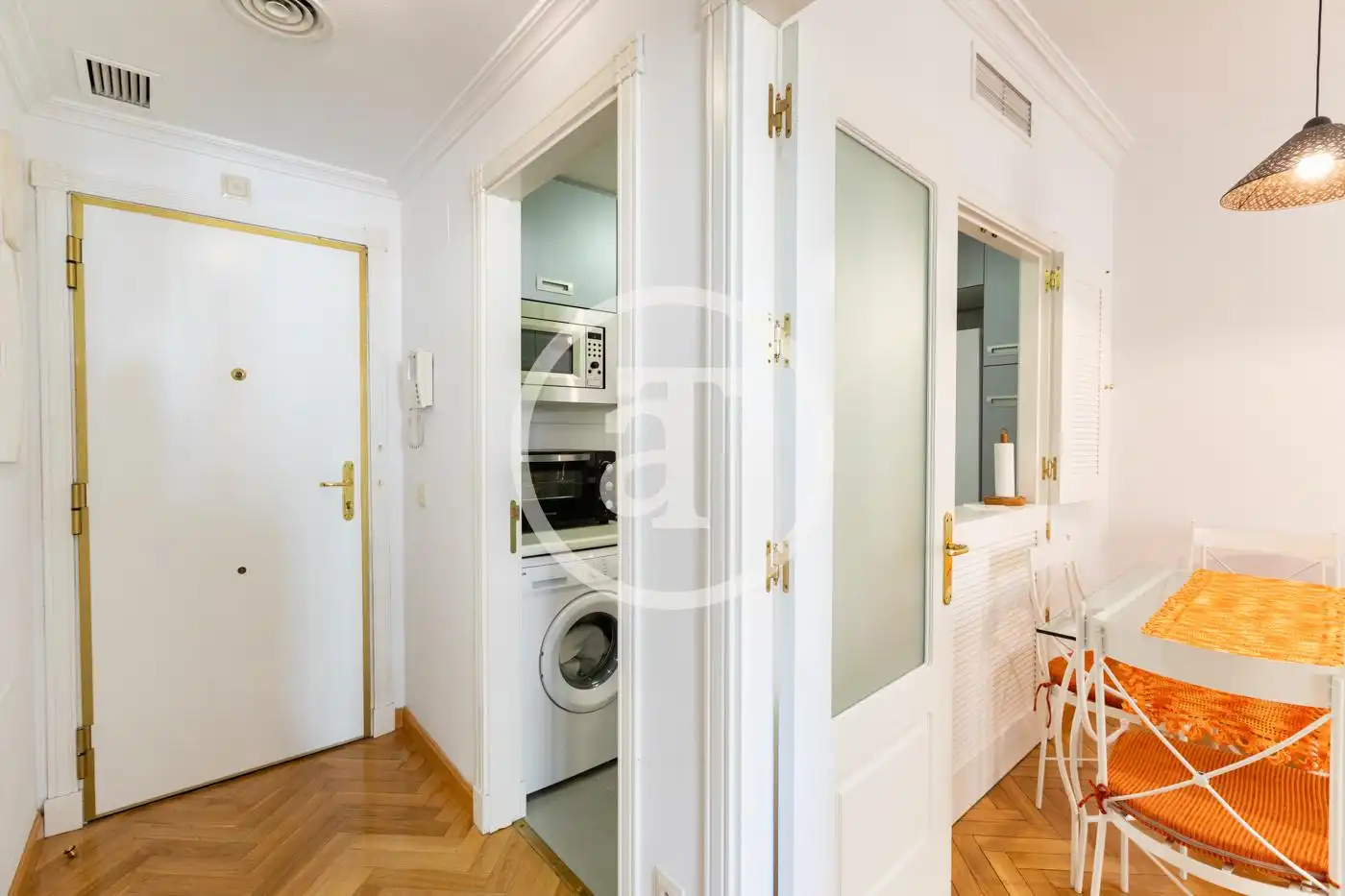 Flat for rent in Madrid  with Air Conditioner, Heating and Furnished