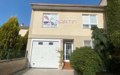 Exterior view of Single-family semi-detached for sale in Tardajos  with Heating, Private garden and Oven