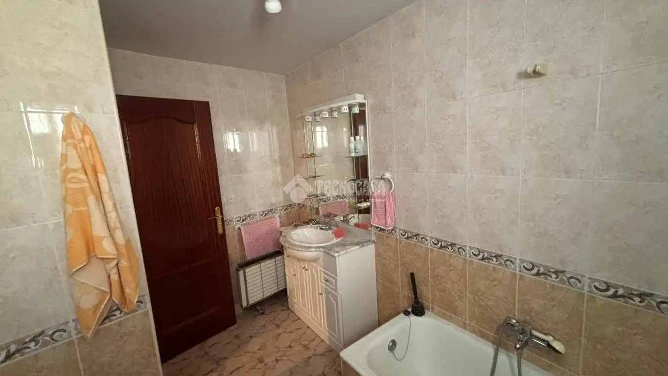 Baño de Piso en venta en Jaén con Balcón