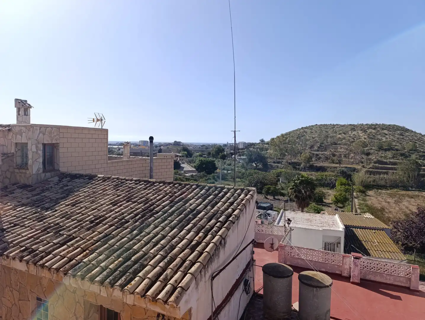 Vista exterior de Casa o xalet en venda en Villajoyosa / La Vila Joiosa amb Terrassa, Traster i Moblat