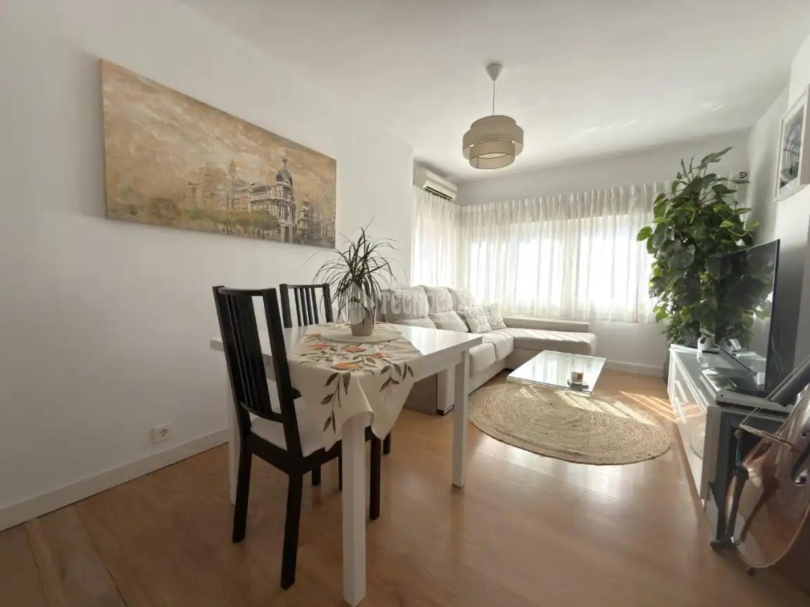 Living room of Flat for sale in Alcorcón  with Air Conditioner, Heating and Storage room