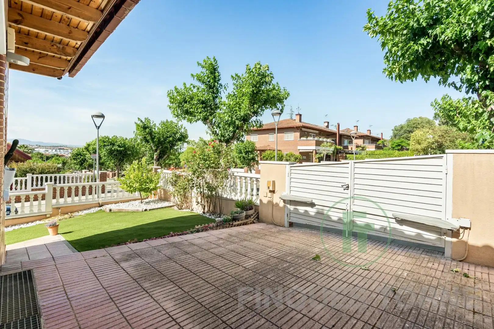 Terrassa de Casa o xalet en venda en Montcada i Reixac amb Aire condicionat, Jardí privat i Parquet