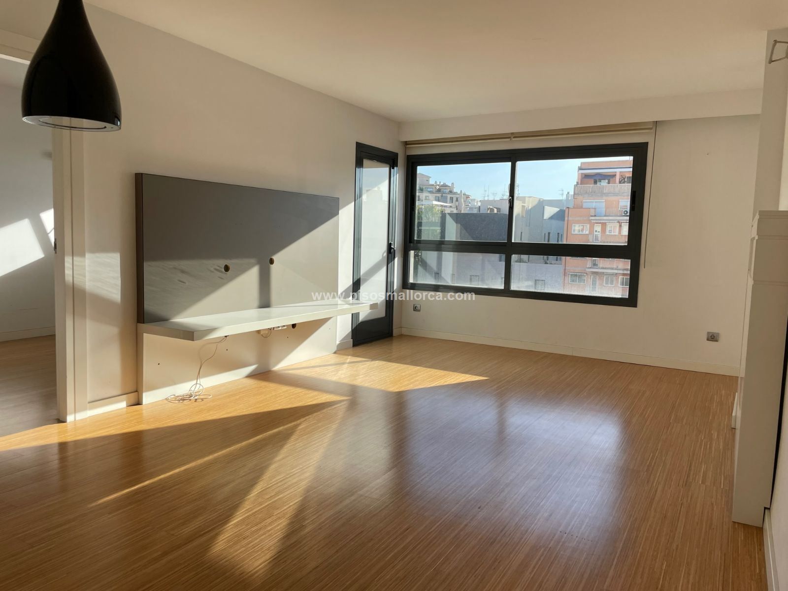 Sala d'estar de Pis de lloguer en  Palma de Mallorca amb Aire condicionat, Calefacció i Parquet