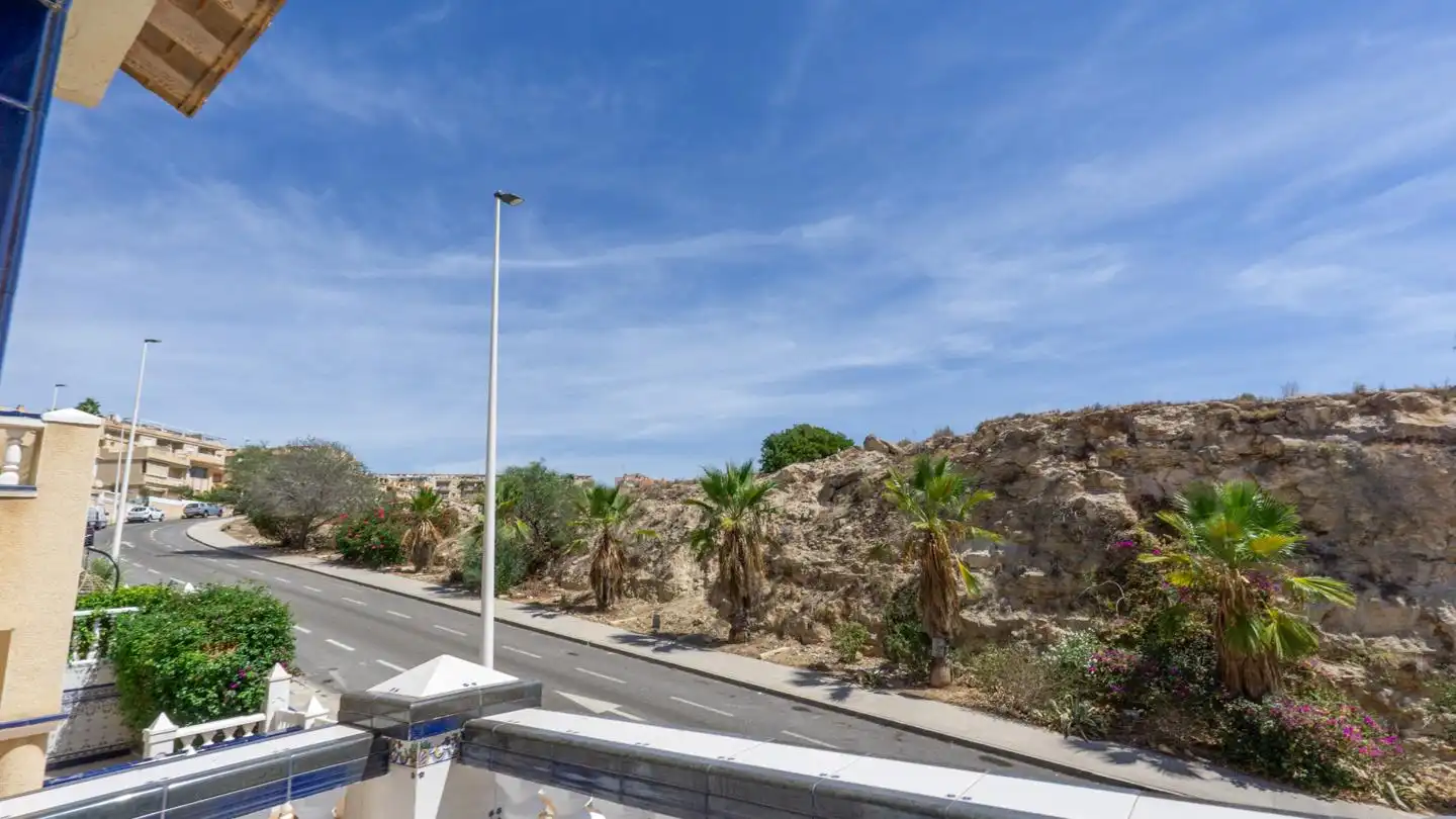 Vista exterior de Casa adosada en venta en Santa Pola con Terraza, Piscina y Amueblado