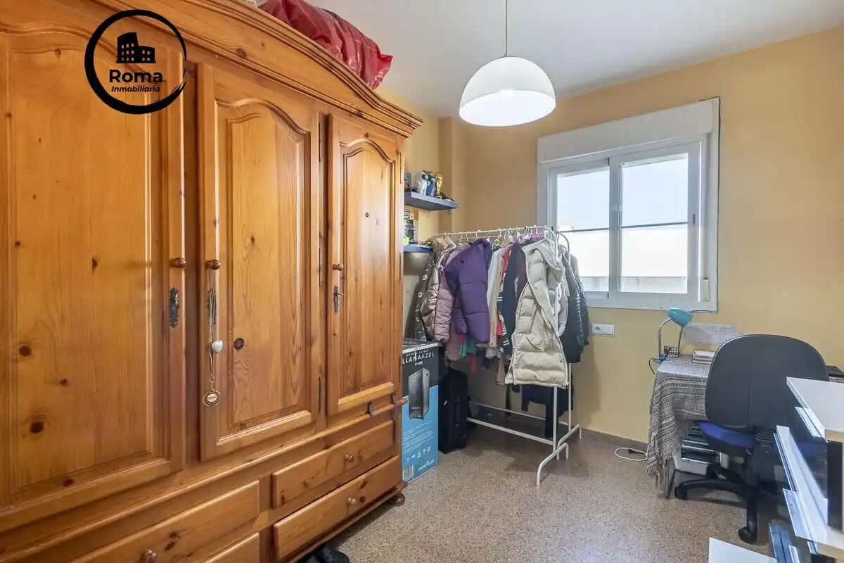 Habitación de Piso en venta en Las Gabias con Aire acondicionado, Balcón y Piscina comunitaria