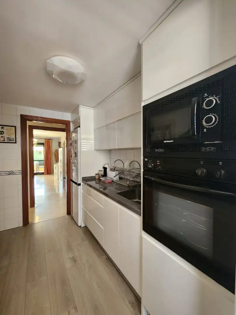 Kitchen of Flat for sale in Marbella  with Terrace, Oven and Microwave