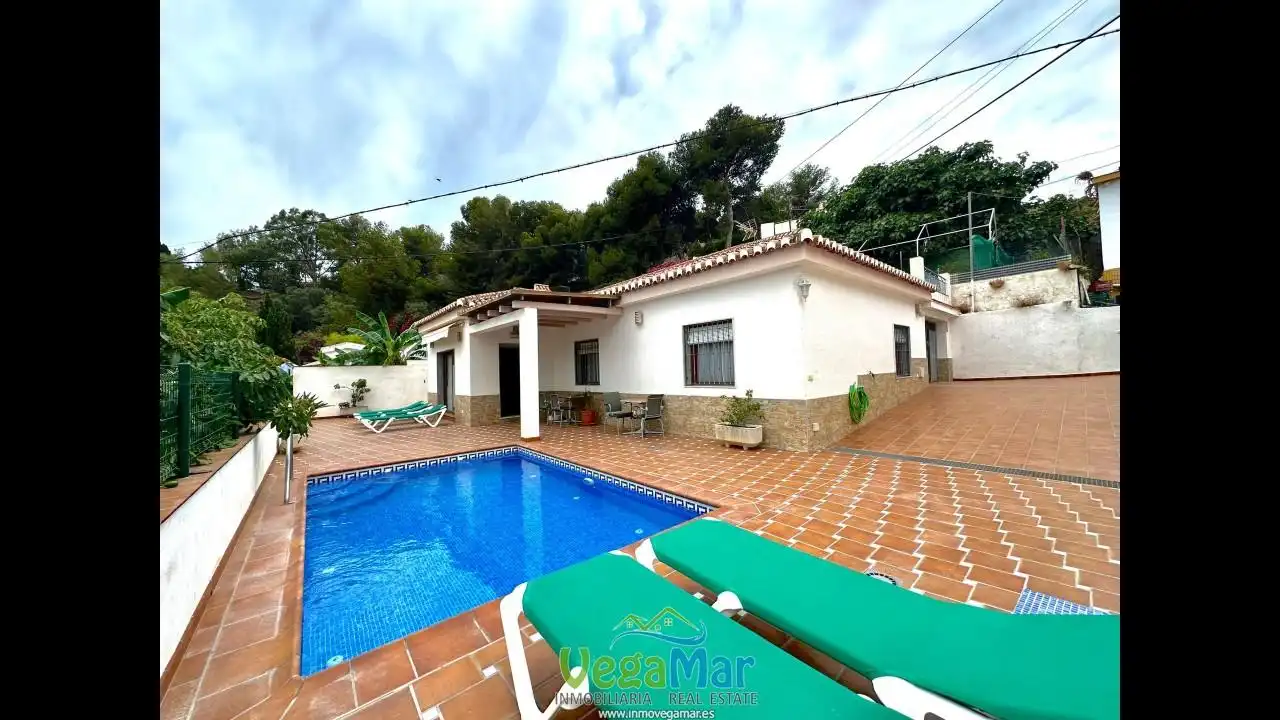 Exterior view of Country homes for rent in Almuñécar  with Terrace and Swimming Pool