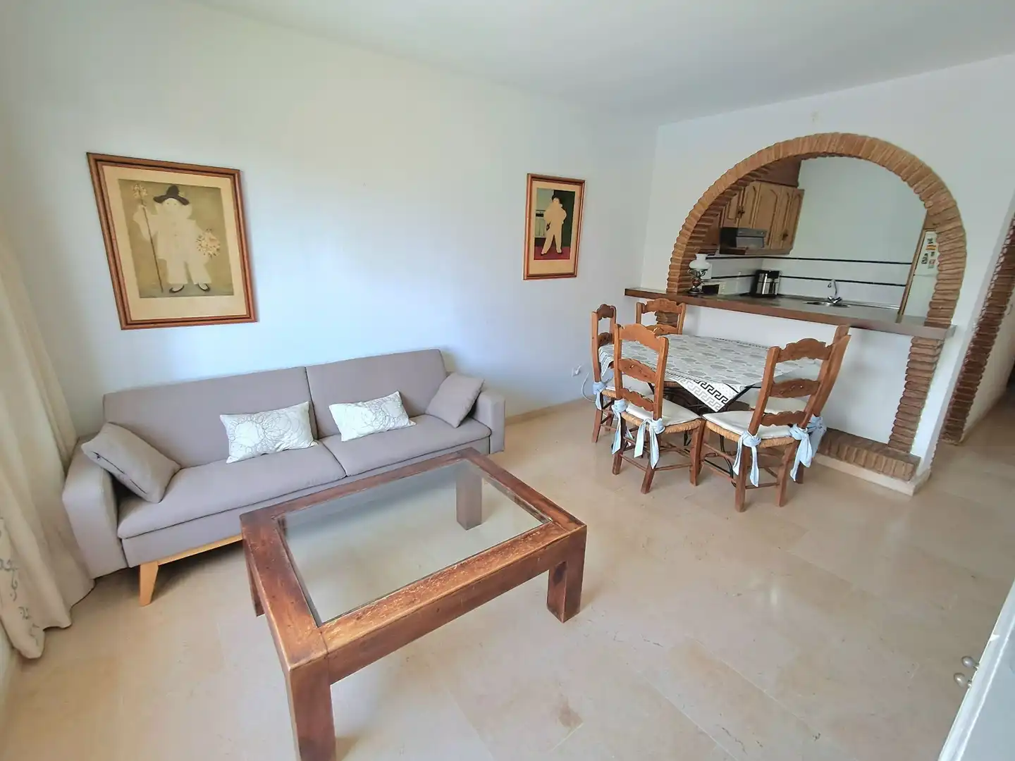 Sala d'estar de Apartament en venda en Benalmádena amb Terrassa i Piscina comunitària