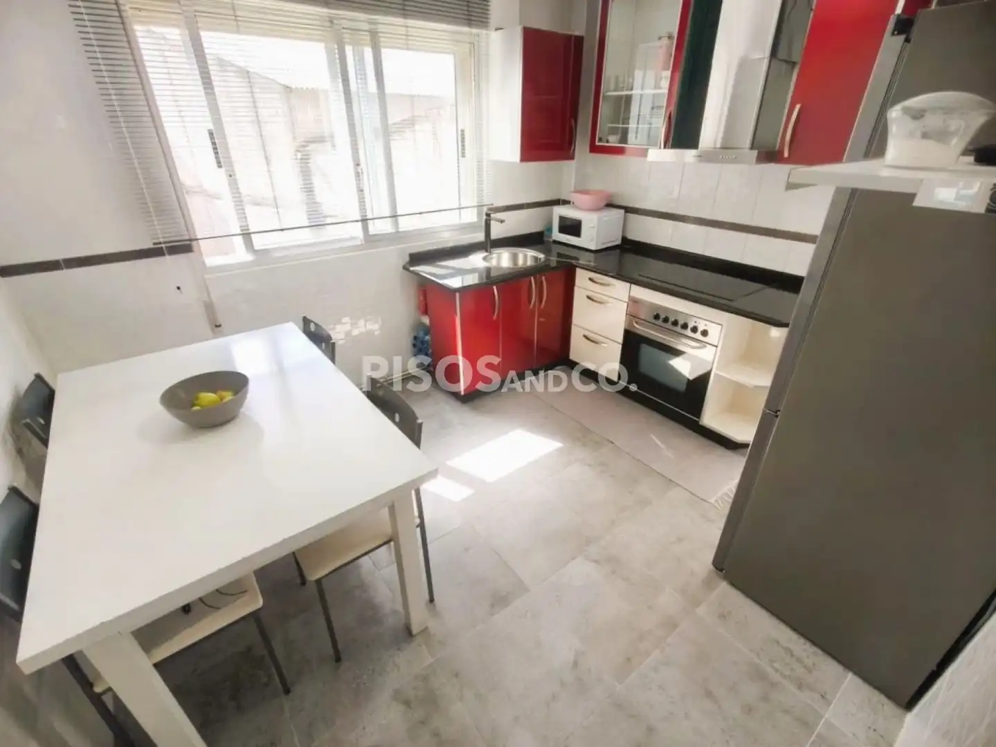 Cocina de Piso en venta en Cambre  con Calefacción, Trastero y Amueblado