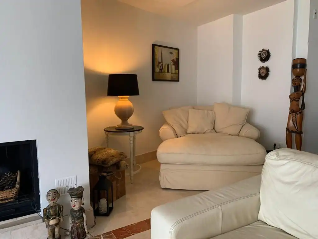 Sala de estar de Apartamento en venta en Sotogrande con Aire acondicionado, Calefacción y Jardín privado