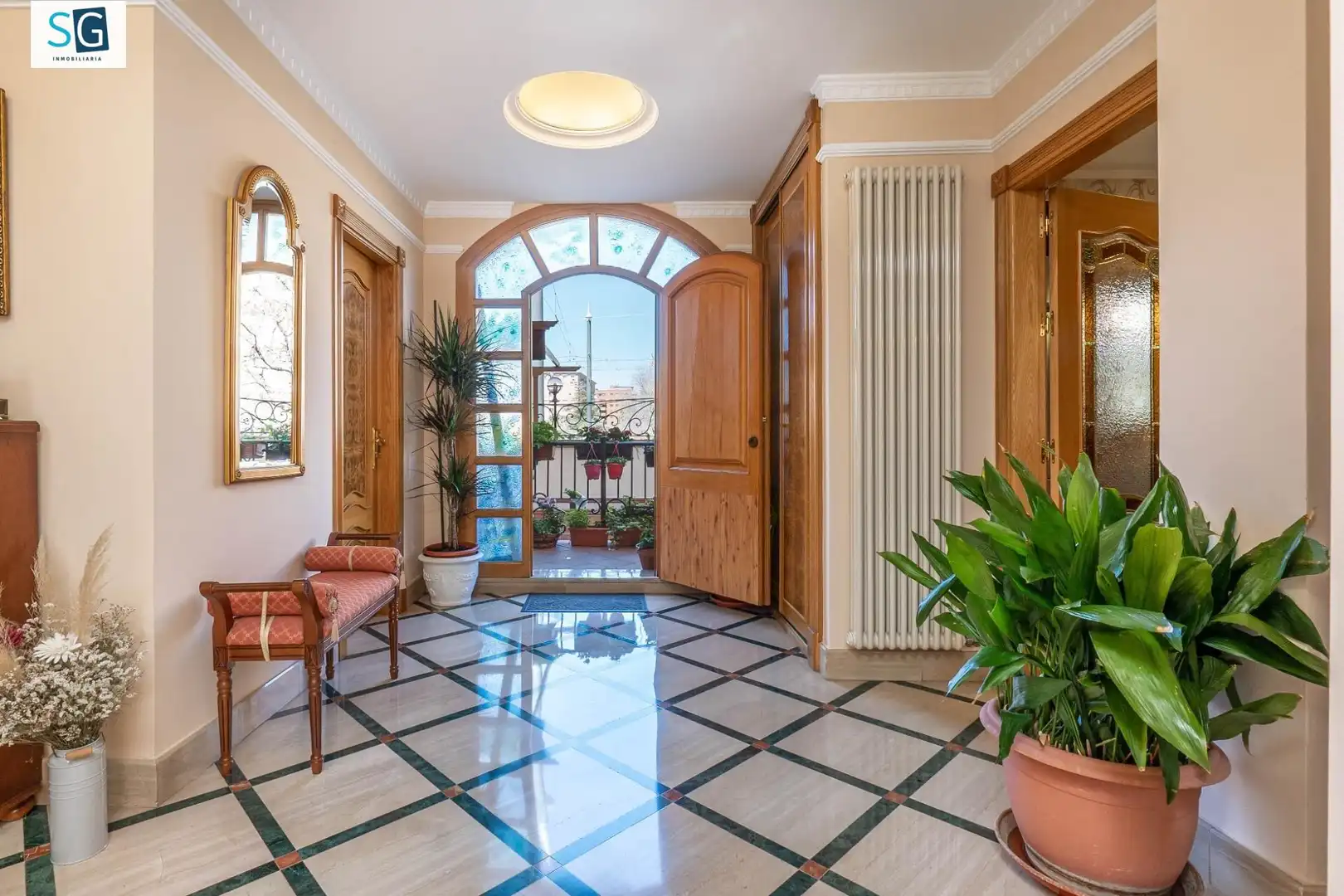 Houses for sale in  Granada Capital  with Air Conditioner, Heating and Terrace