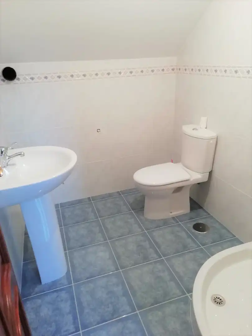 Baño de Casa o chalet en venta en Culleredo con Jardín privado, Parquet y Horno